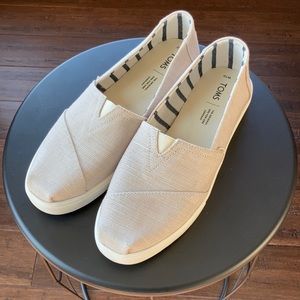 TOMS beige sneaker loafers